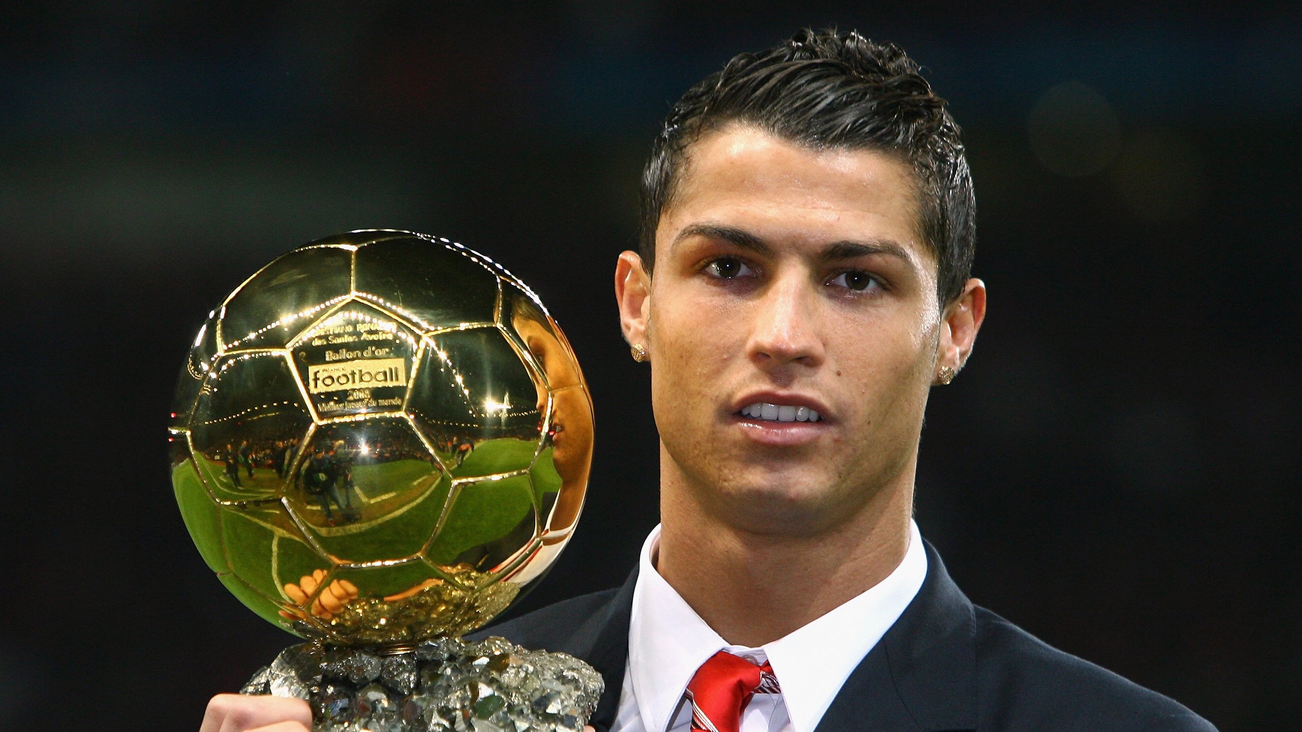 kaiyun电竞-冠军球队球员比赛背后的训练日常被纪录片呈现，冠军背后的人